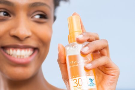 Presentation of the water based sun protection Photoderm Eau solaire ANTI-OX SPF50