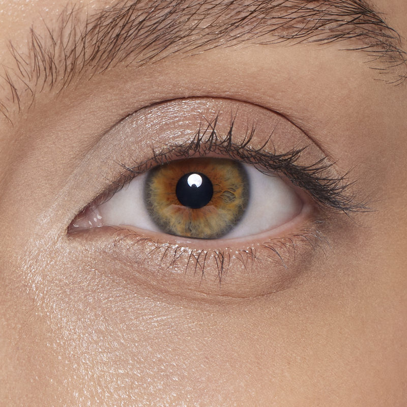 contorno de ojos